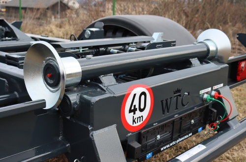 Traktorový nosič kontejnerů PORTÝR 13.10